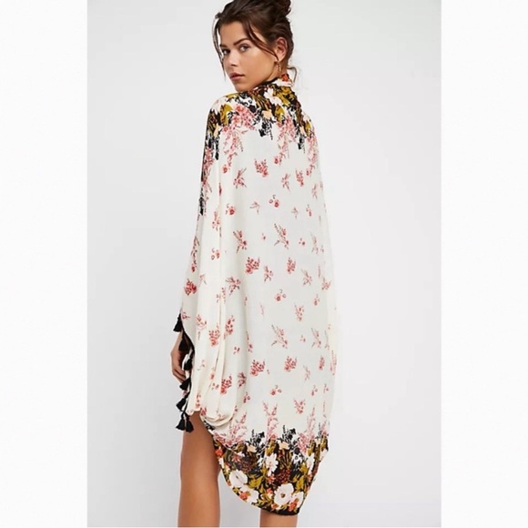Free People Accessories - Free People Bali Wrapped in Bloom Shawl